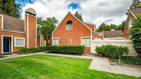 2520 Lakeview Drive, Santa Rosa, CA 95405