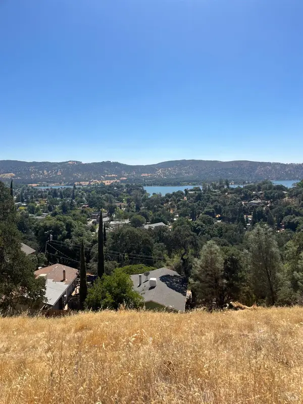 12415 Mountain View Drive, Clearlake Oaks, CA 95423