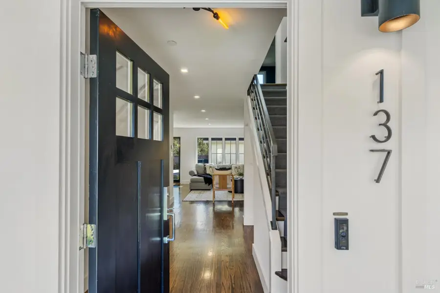 137 Granada Drive, Corte Madera, CA 94925 - Image #3