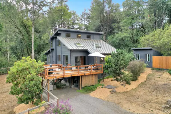 3020 Burnside Road, Sebastopol, CA 95472