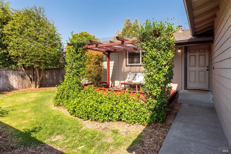 746 Bernadette Avenue, Rohnert Park, CA 94928 - Image #3