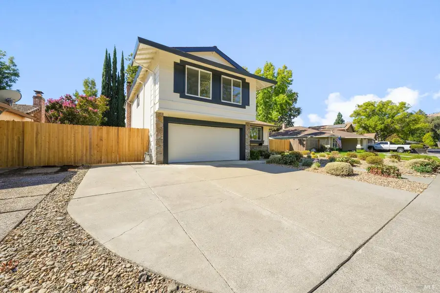 118 Salinas Drive, Vacaville, CA 95688 - Image #2