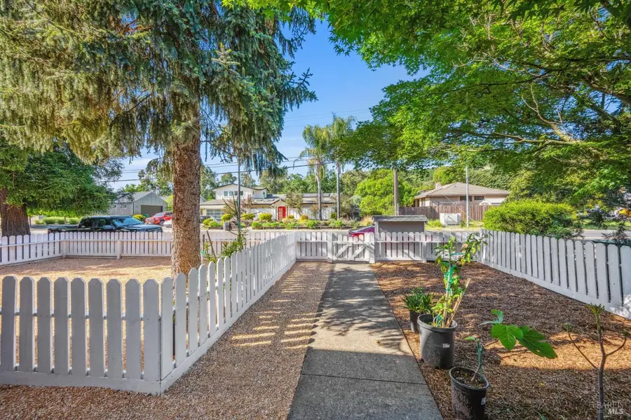 593 Verano Avenue, Sonoma, CA 95476 - Image #3