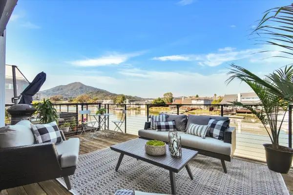 72 Lucky Drive, Corte Madera, CA 94925