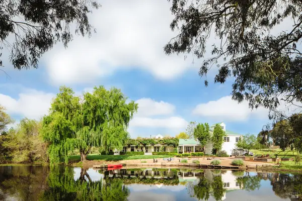 Address Withheld By Seller, Penngrove, CA 94951