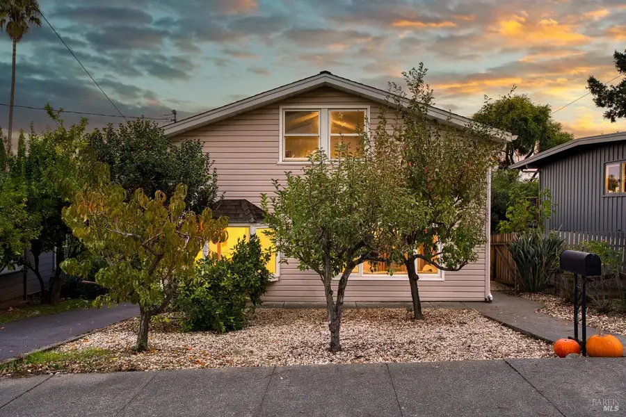 820 Brown Street, Healdsburg, CA 95448 - Image #2