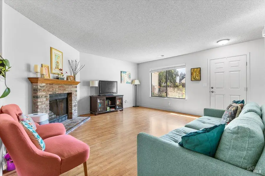 280 Hummingbird Court, Healdsburg, CA 95448 - Image #2