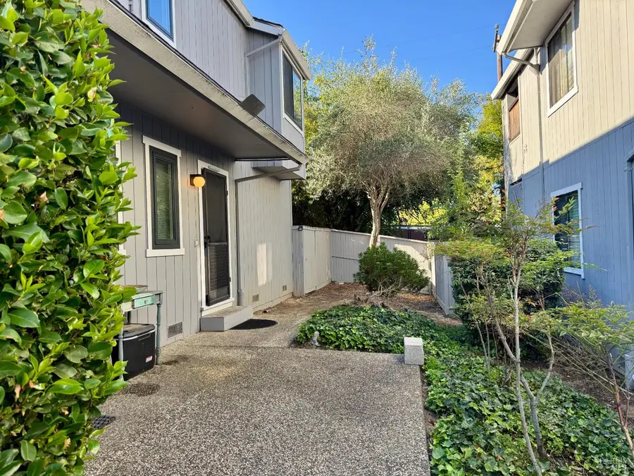 58 Scottsdale Way, Novato, CA 94945 - Image #3