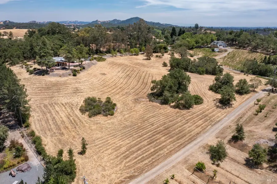 1676 Chiquita Road, Healdsburg, CA 95448 - Image #2