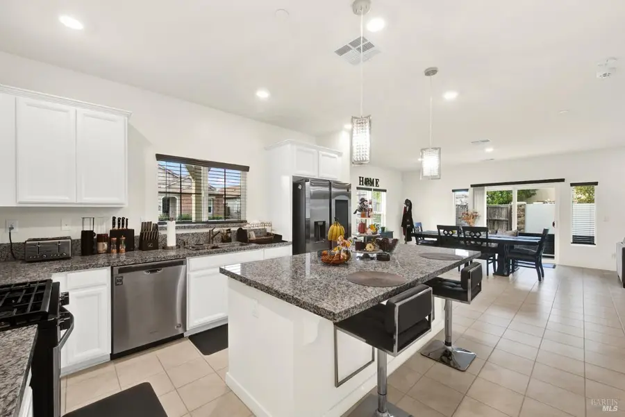 1100 Davidson Court, Dixon, CA 95620 - Image #2