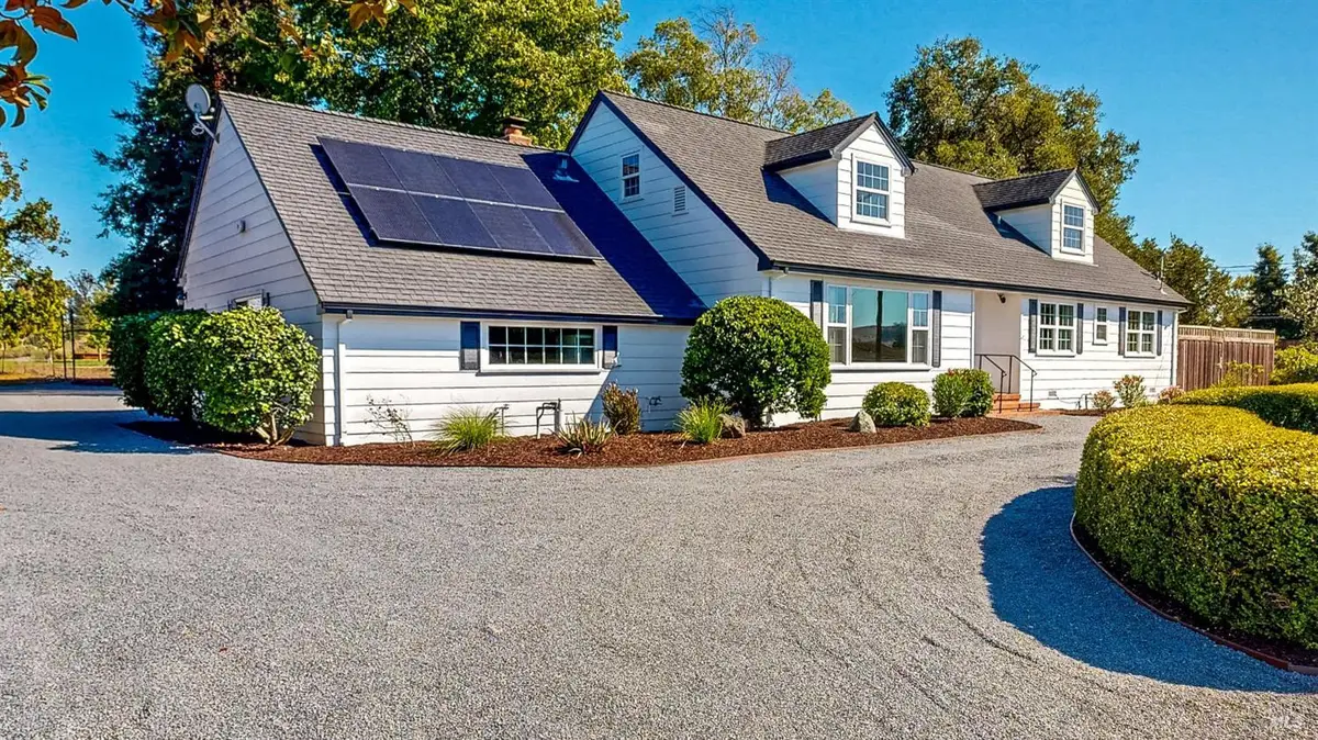 1060 Lohrman Lane, Petaluma, CA 94952 - Image #1