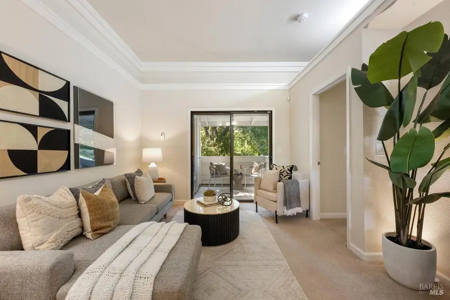 32 Picadilly Court, San Rafael, CA 94903 - Image #2