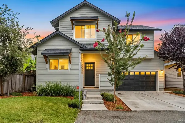 2213 Tapian Way, Santa Rosa, CA 95403