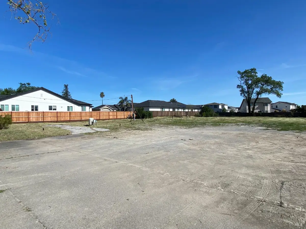 2016 Dennis Lane, Santa Rosa, CA 95403 - Image #1