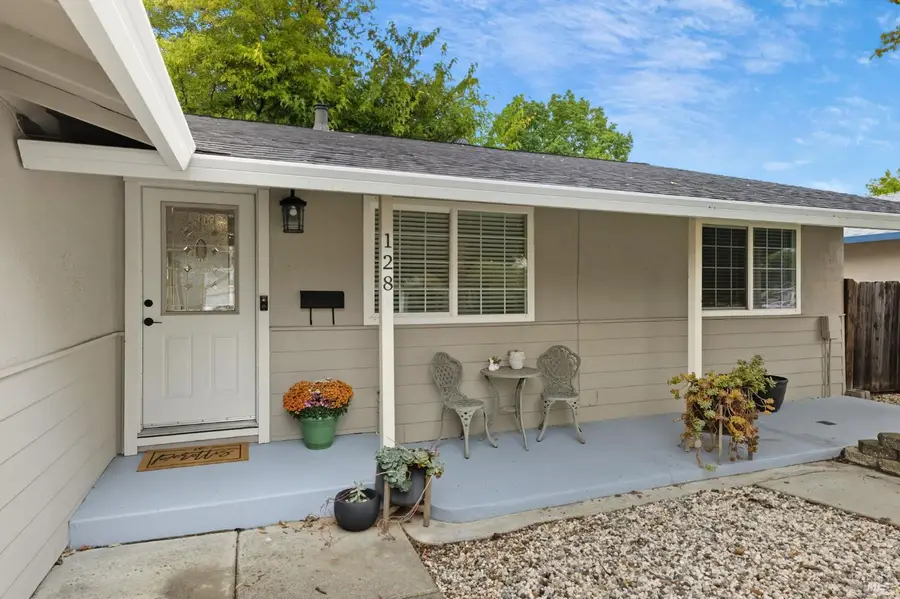 128 Clark Way, Vacaville, CA 95687 - Image #3