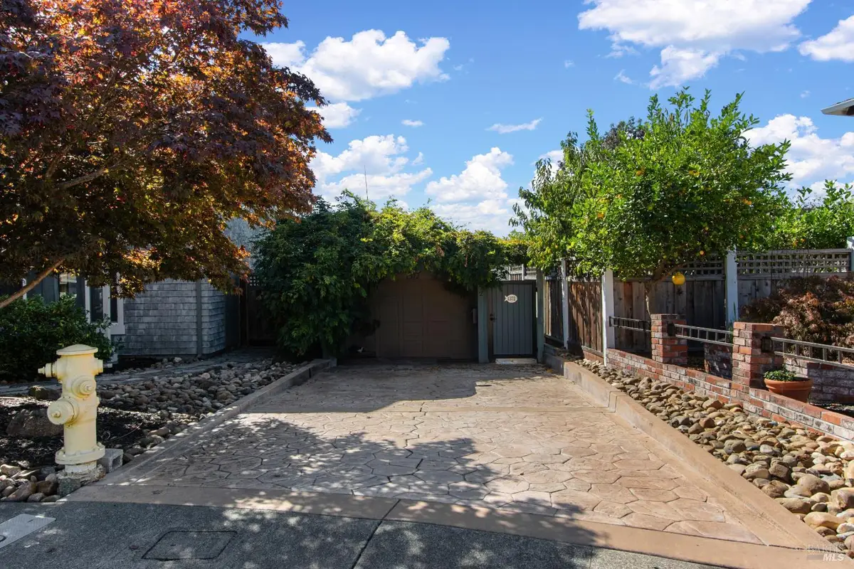 1372 Bonita Bahia Court, Benicia, CA 94510 - Image #1