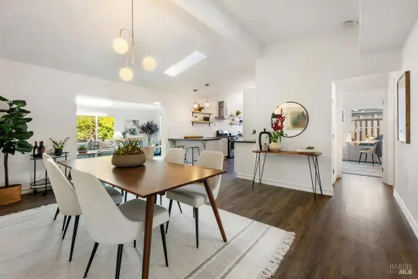 106 Labrea Way, San Rafael, CA 94903