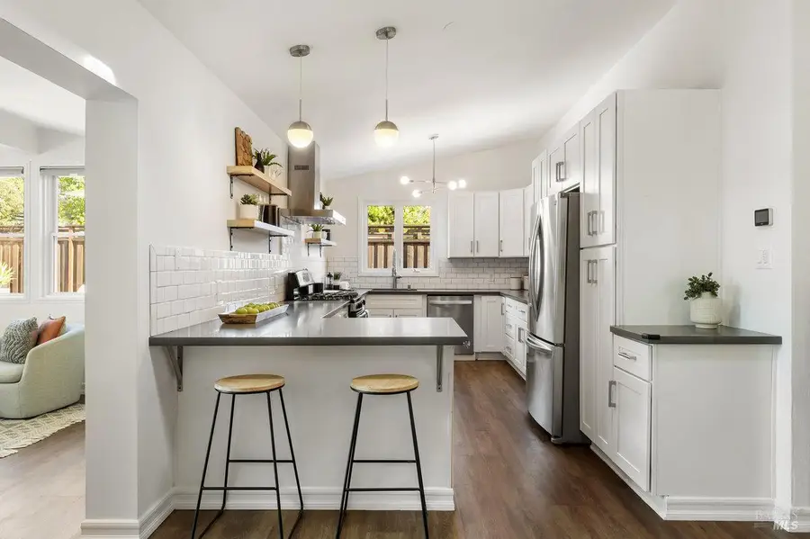 106 Labrea Way, San Rafael, CA 94903 - Image #2