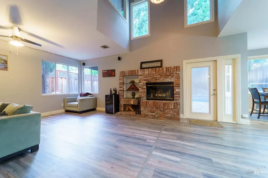 642 White Oak Lane, Vacaville, CA 95687 - Image #3