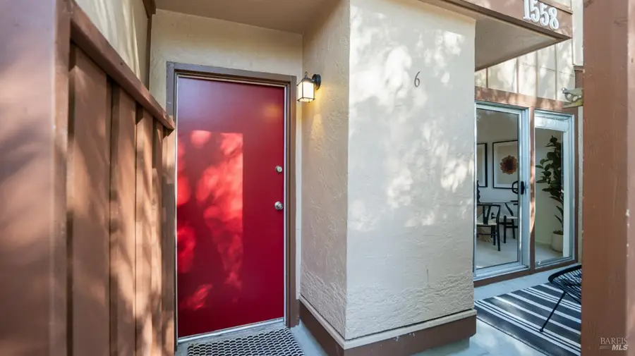 1558 Center Road #6, Novato, CA 94947 - Image #2