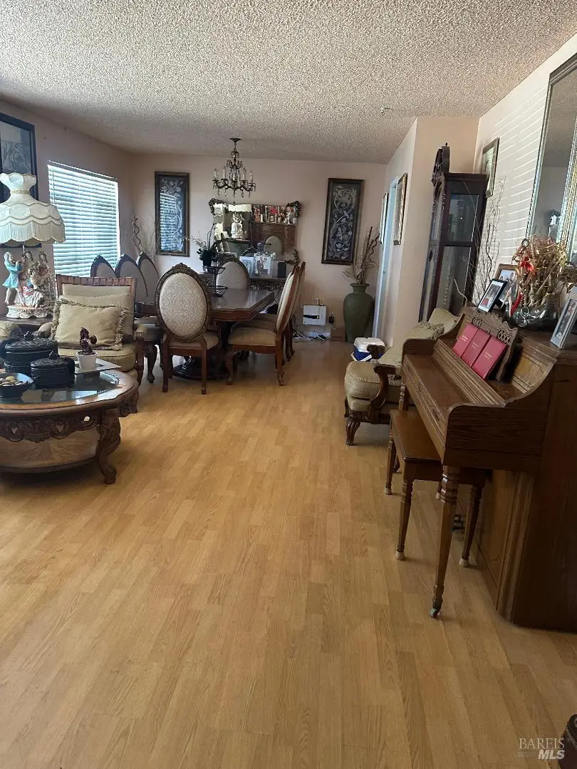 867 Hawthorne Drive, Rodeo, CA 94572 - Image #2