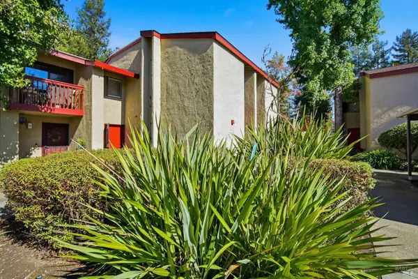 16 Redwood Court, Santa Rosa, CA 95409