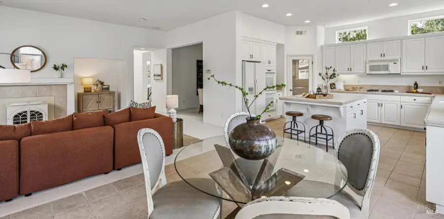 1971 Lansdowne Way, Petaluma, CA 94954 - Image #2