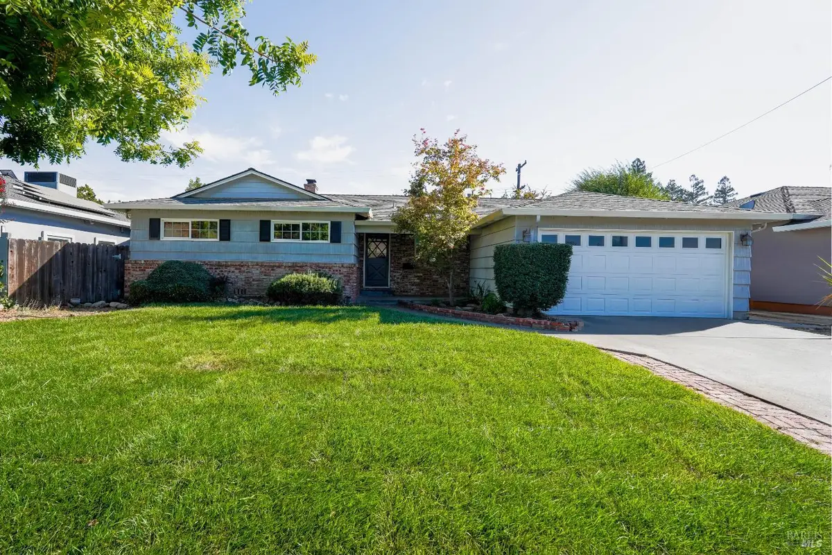 621 W D Street S, Dixon, CA 95620 - Image #1