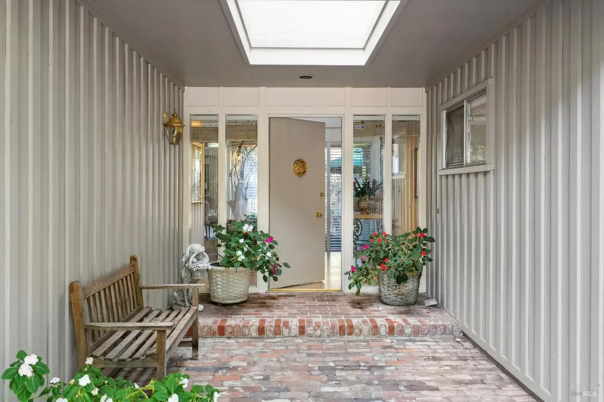 492 Fairway Drive, Novato, CA 94949 - Image #1