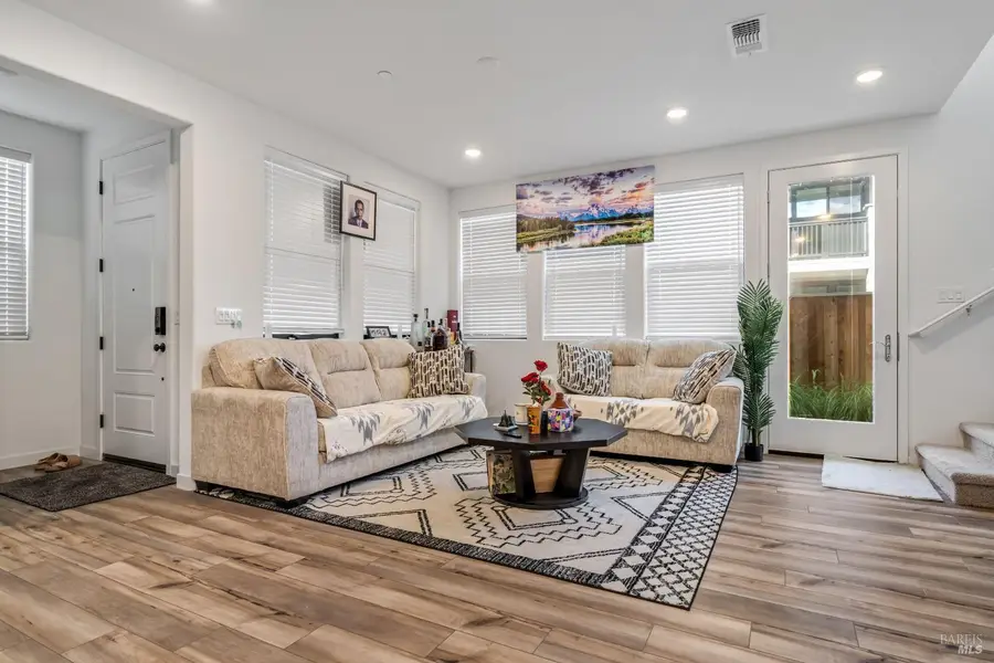 1594 NE Waterside Lane Ne, Rohnert Park, CA 94928 - Image #3