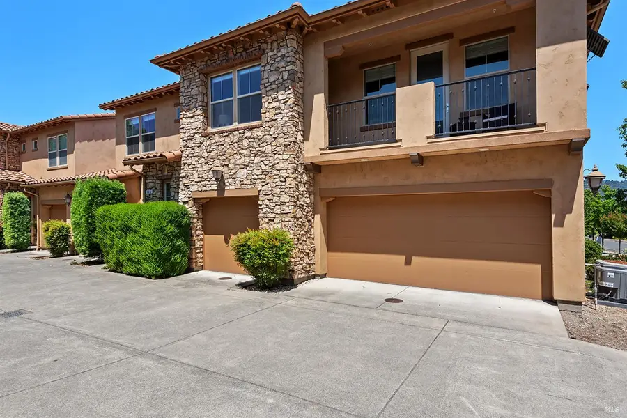 180 Healdsburg Avenue #B, Cloverdale, CA 95425 - Image #2