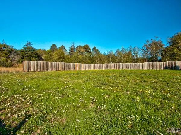 104 N Dana Street, Fort Bragg, CA 95437