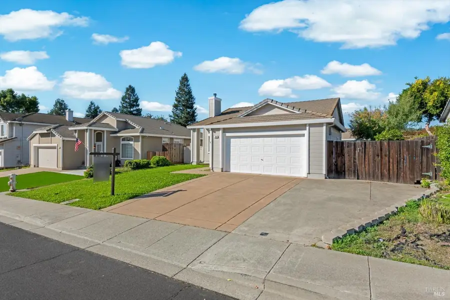 106 Genoa Court, Vacaville, CA 95688 - Image #2