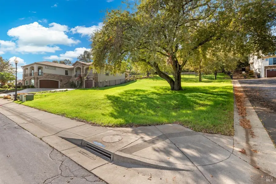 2036 Zinfandel Court, Vacaville, CA 95688 - Image #2