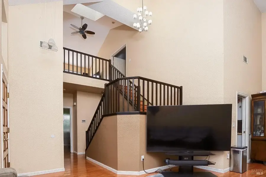 309 Sparrow Street, Vacaville, CA 95687 - Image #2