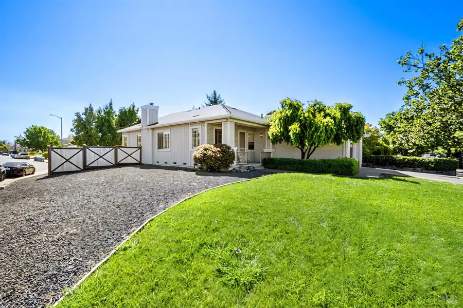 2622 Arrowhead Drive, Santa Rosa, CA 95407 - Image #2