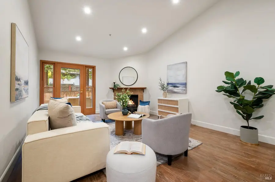 19 W Vanessa Court, Napa, CA 94558 - Image #2