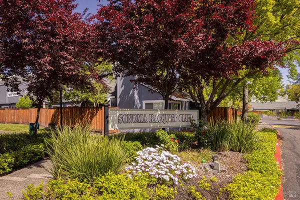 668 Racquet Club Drive, Rohnert Park, CA 94928