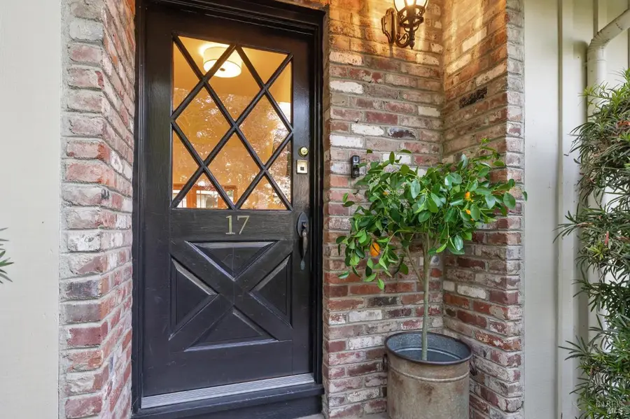 47 Redwood Avenue #17, Corte Madera, CA 94925 - Image #2