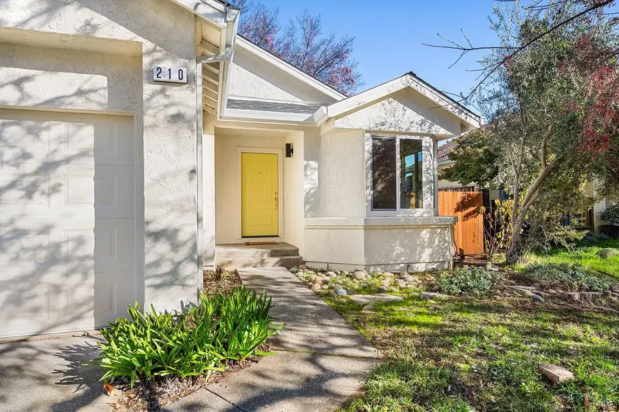 210 Portofino Way, Cloverdale, CA 95425 - Image #2