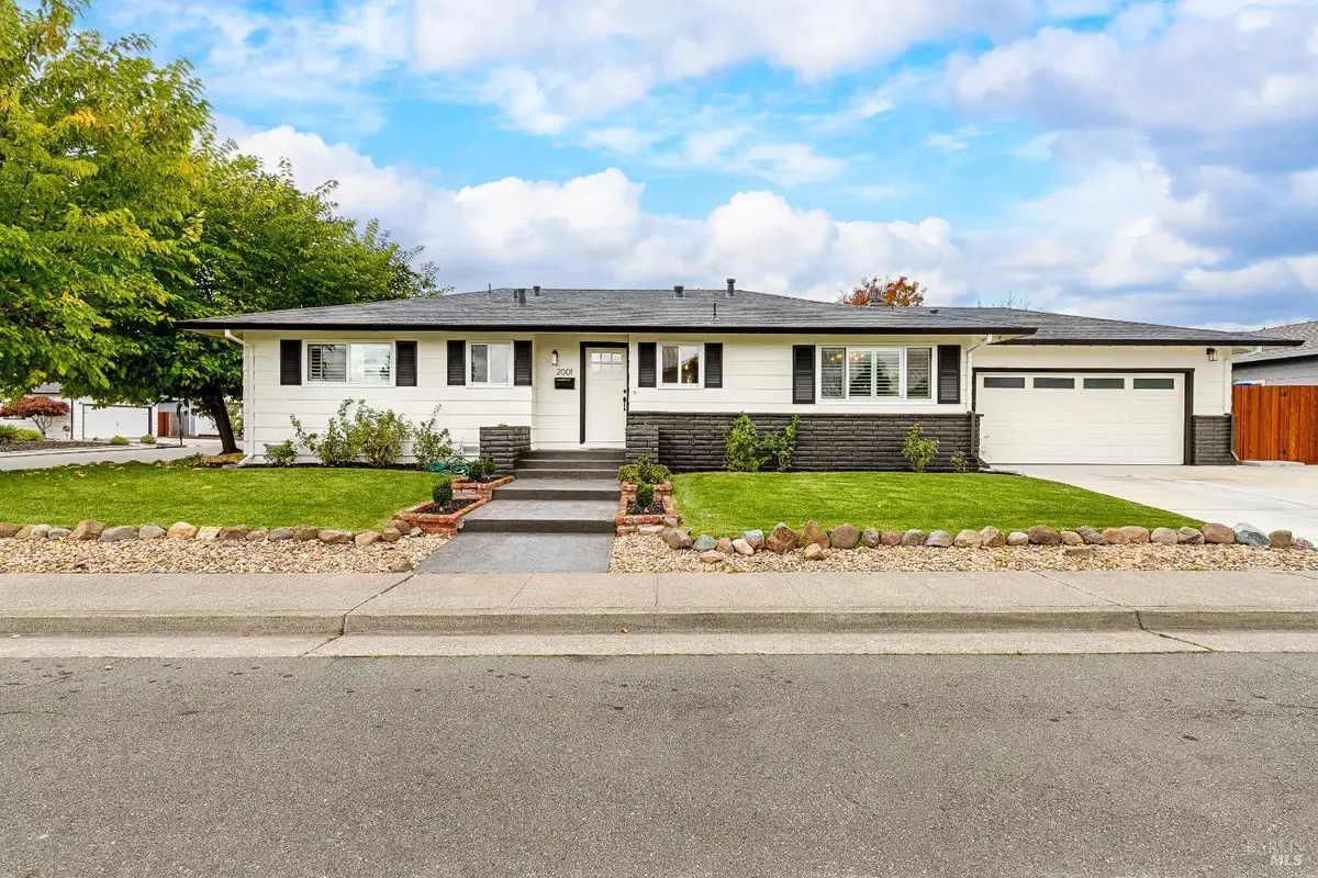 2001 Willow Drive, Petaluma, CA 94954 - Image #1