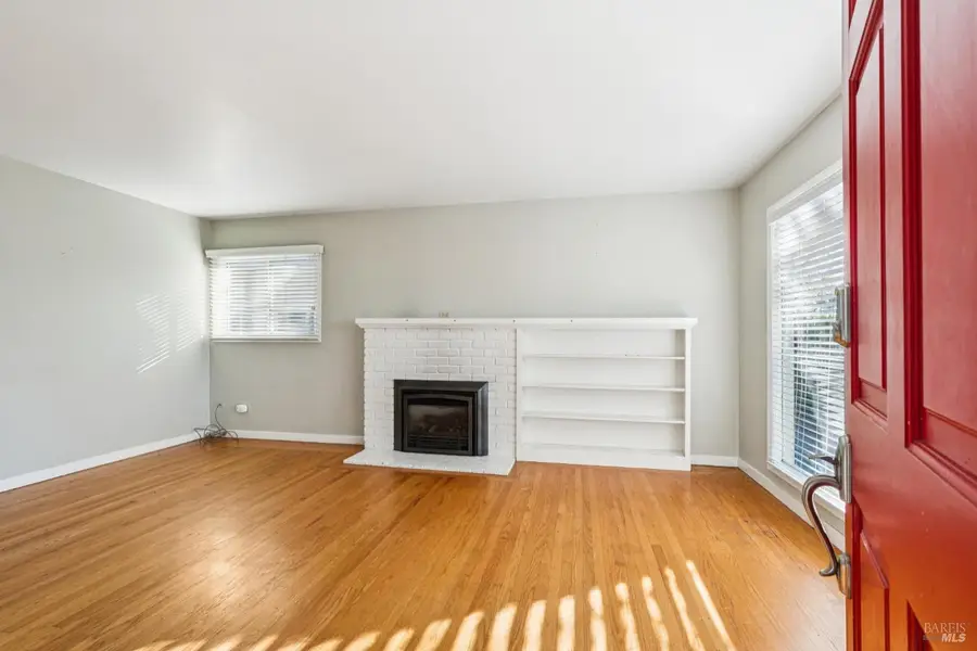 818 Josephine Lane, Healdsburg, CA 95448 - Image #2