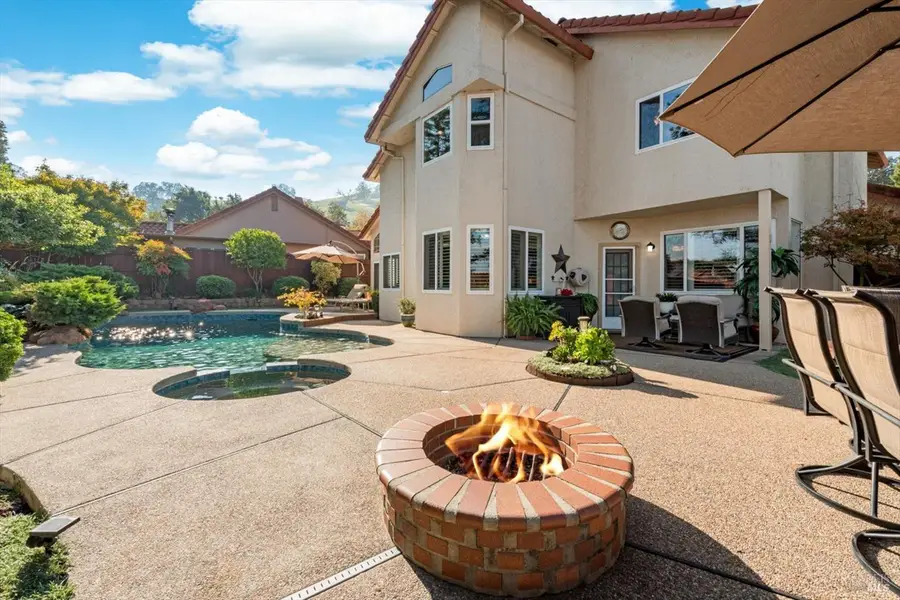 736 Dellwood Court, Vacaville, CA 95688 - Image #2