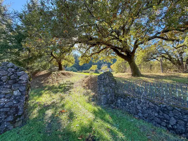 2300 Brack Road, Healdsburg, CA 95448
