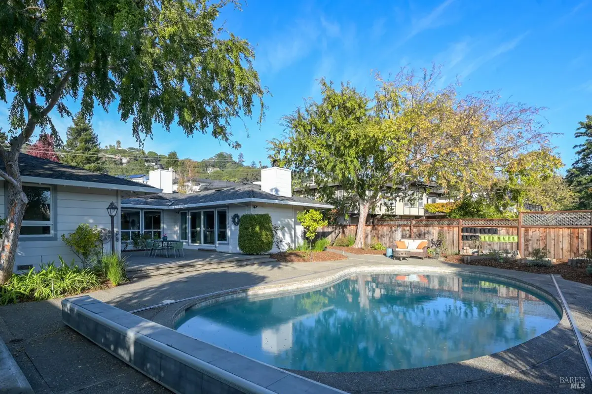 28 Bonnie Banks Way, San Rafael, CA 94901 - Image #1