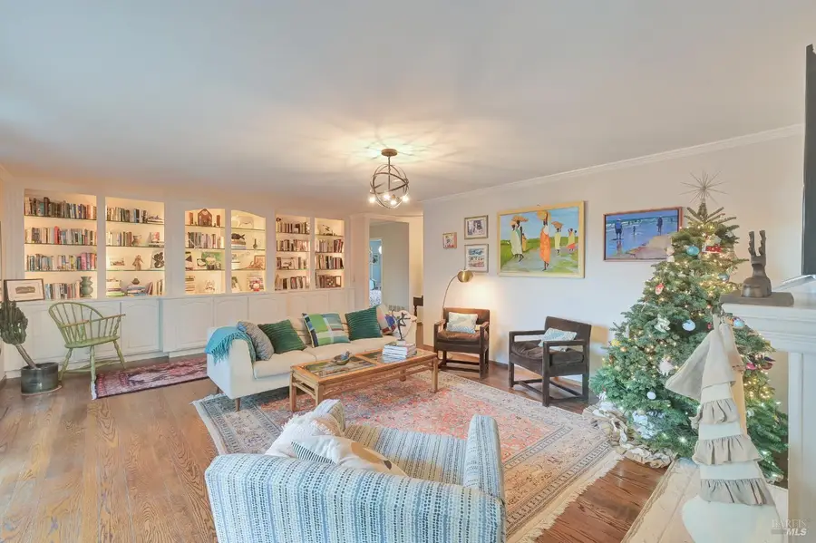 28 Bonnie Banks Way, San Rafael, CA 94901 - Image #3