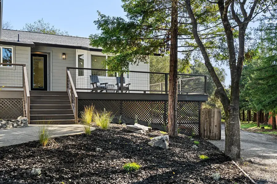 210 Burgundy Road, Healdsburg, CA 95448 - #2