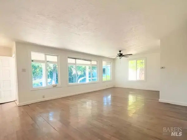 919 Naify Lane, Santa Rosa, CA 95407