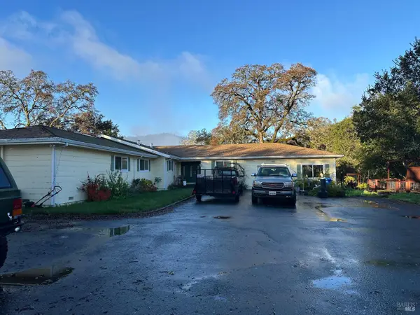 894 N Cloverdale Boulevard, Cloverdale, CA 95425