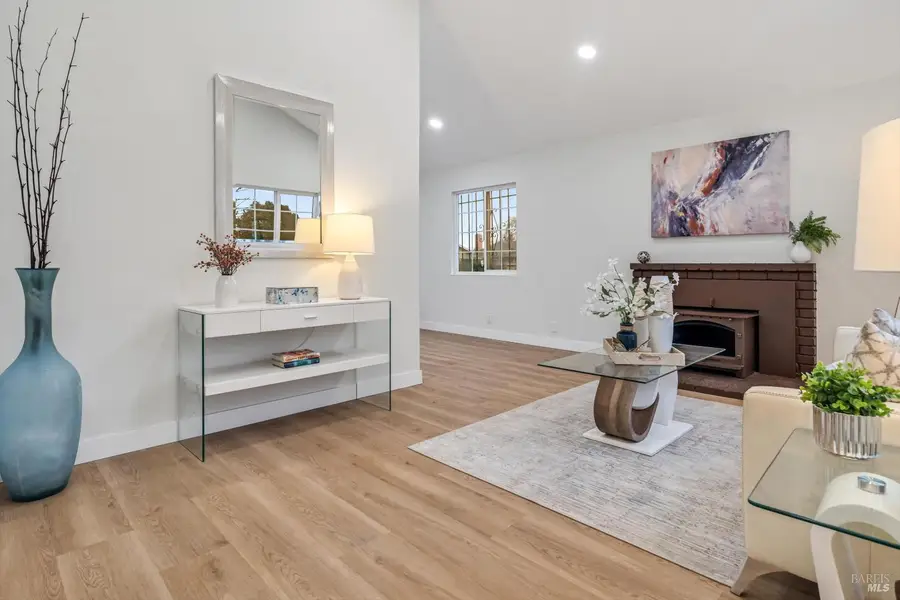 102 Dartmouth Avenue, Vallejo, CA 94589 - Image #3